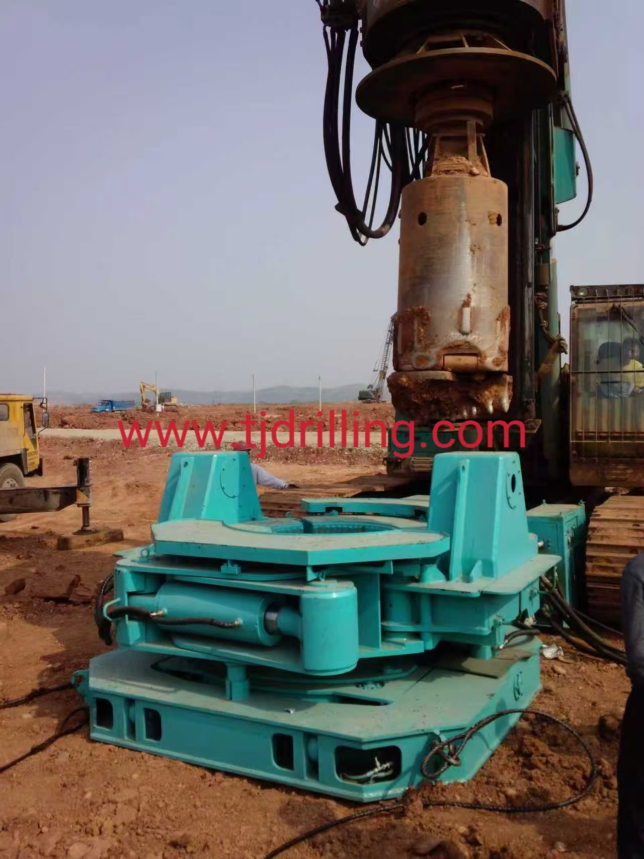 Extraccion De Secciones De Ademe Metalico Con 1200mm Osciladora Hidraulica De Pilas De Cimentacion Profunda