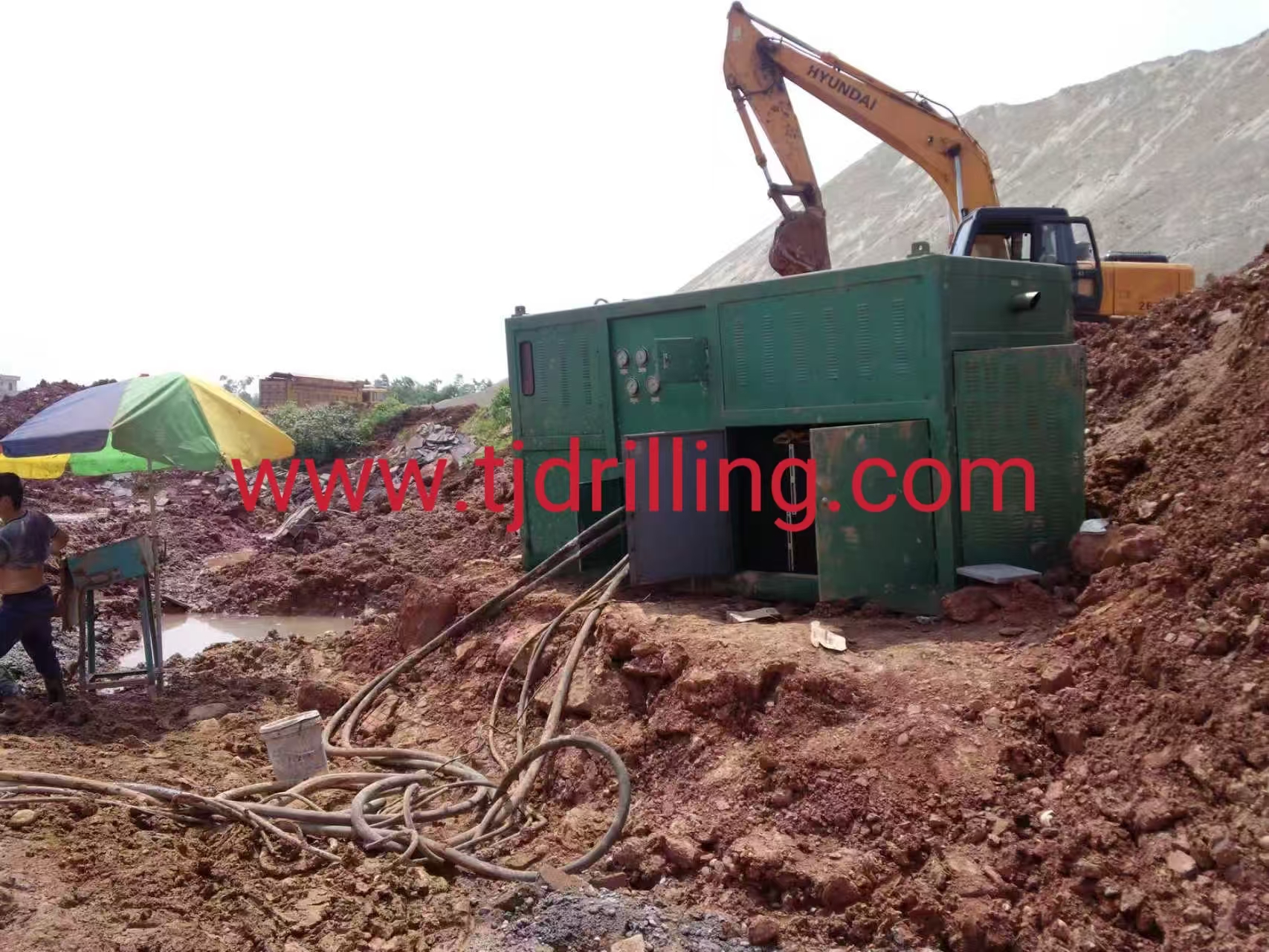 Casing Oscillator Foundation Drill Rig Type Od1200mm Connect on Liebherr-Lb28 Rotary Rig for Cased Bored Pile Foundation Work