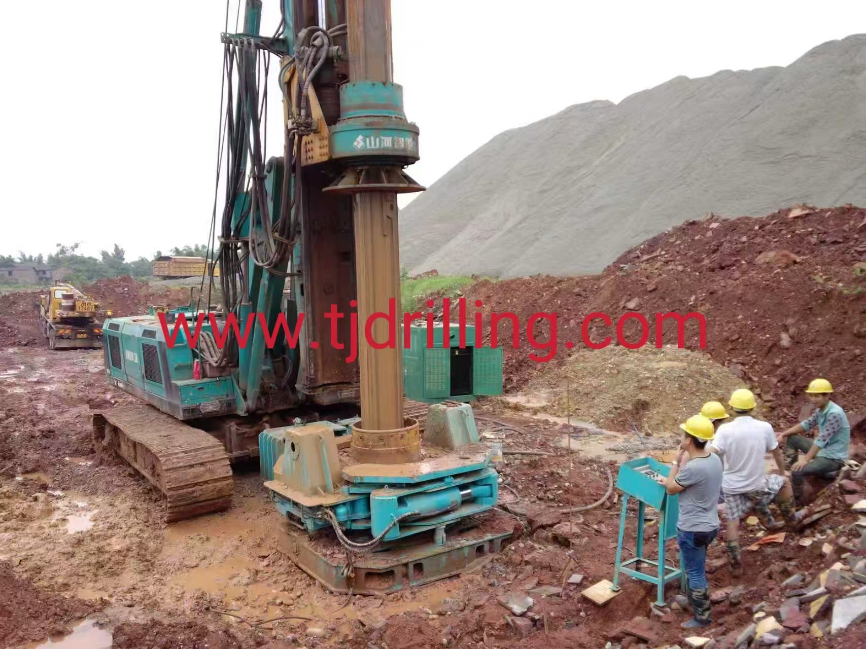 Casing Oscillator Foundation Drill Rig Type Od1200mm Connect on Bauer-Bg28 Rotary Rig for Cased Bored Pile Foundation Wo