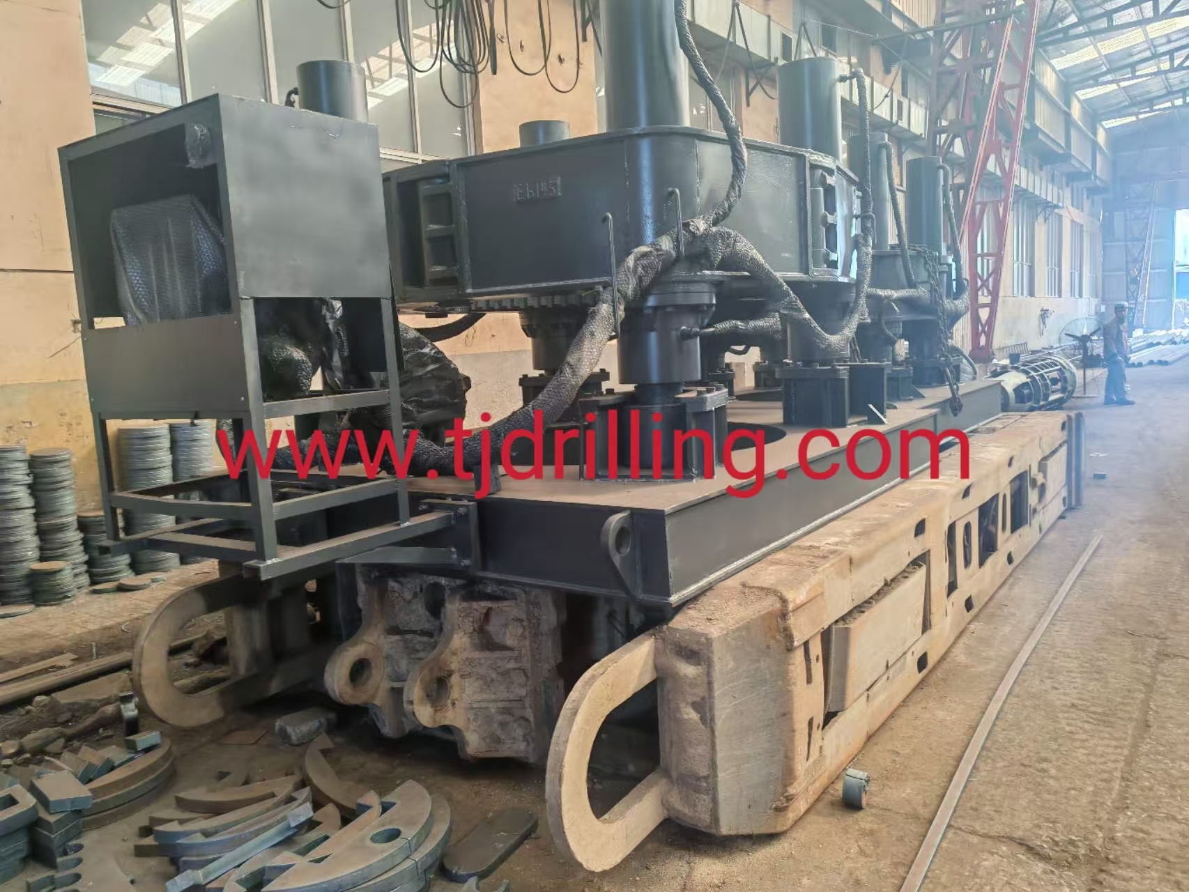 1600mm Hydraulic Casing Extractor with Diesel Engine Power for Pull out Secant Pile 1600/1520mm Double Wall Casing for B