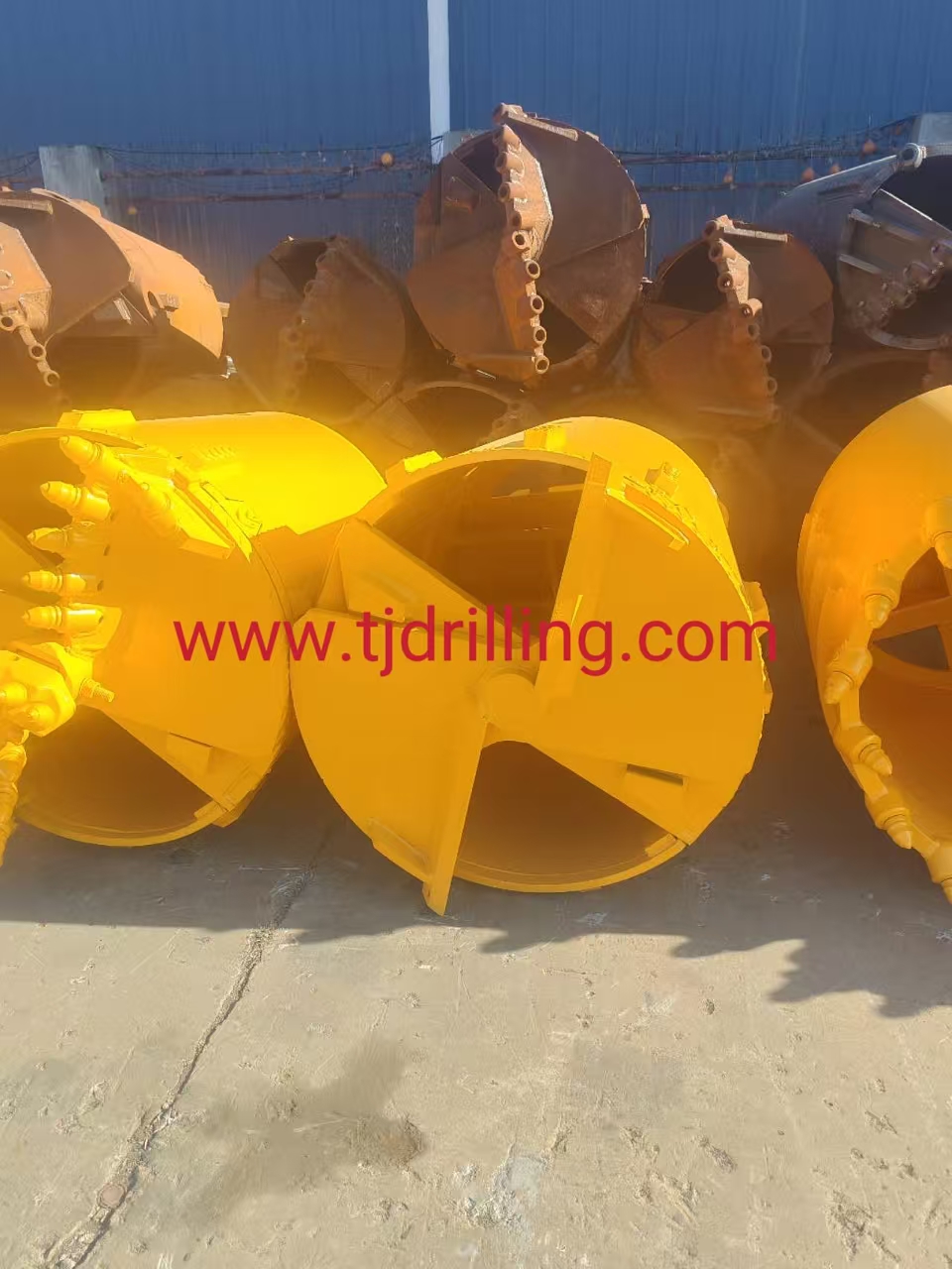 1060mm Double Cut Cleaning Bucket Used Inside of 1200/1120mnm Casing for Cleaning The Bottom of Bored Pile Foundation Wo